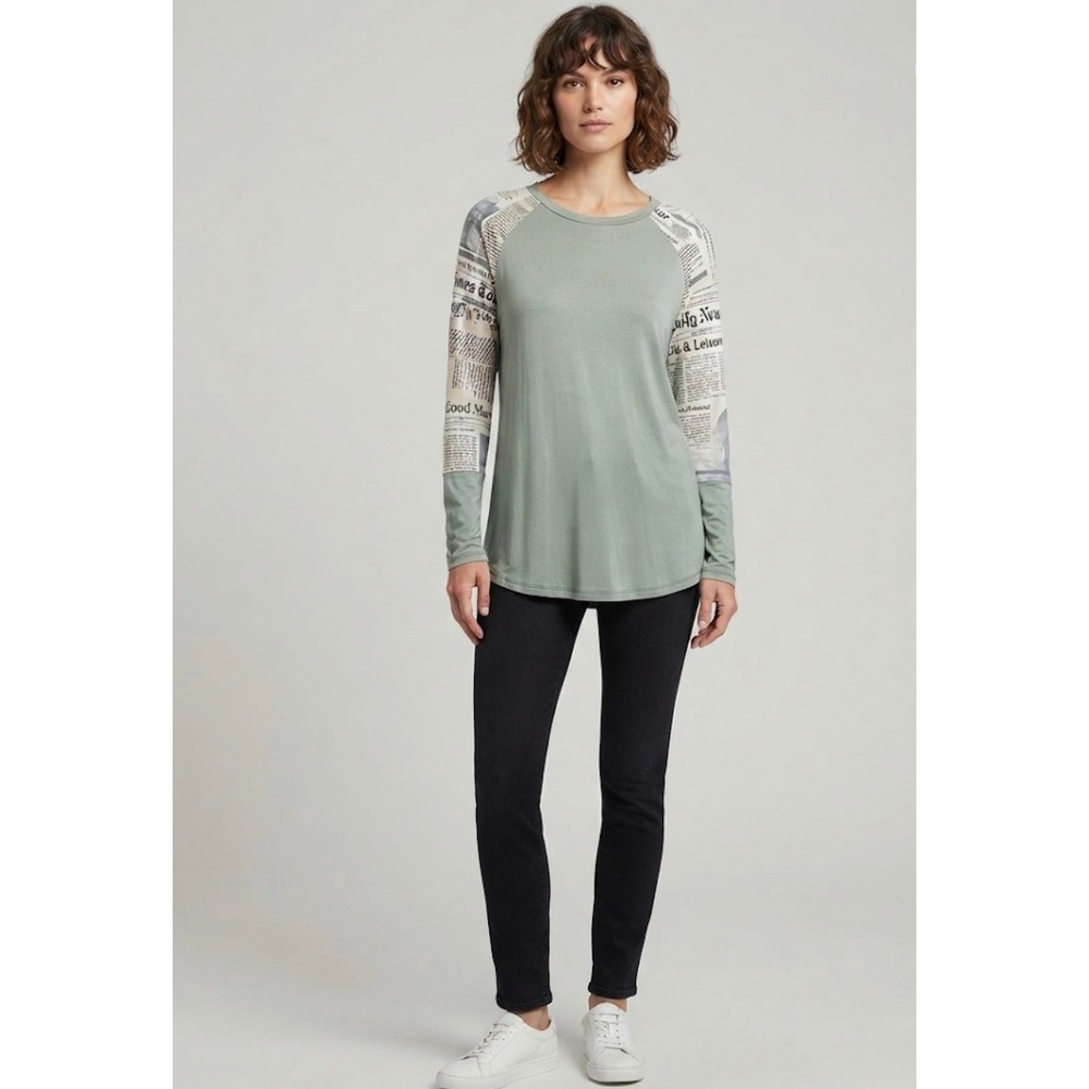 Veveret Newspaper Print Raglan Long Sleeve Top Sage Green Small
